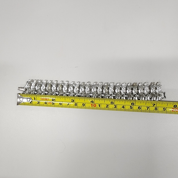 Vintage Mid-Century Silver-Tone Leaf Bracelet Textured Articulated Statement - Picture 9 of 11